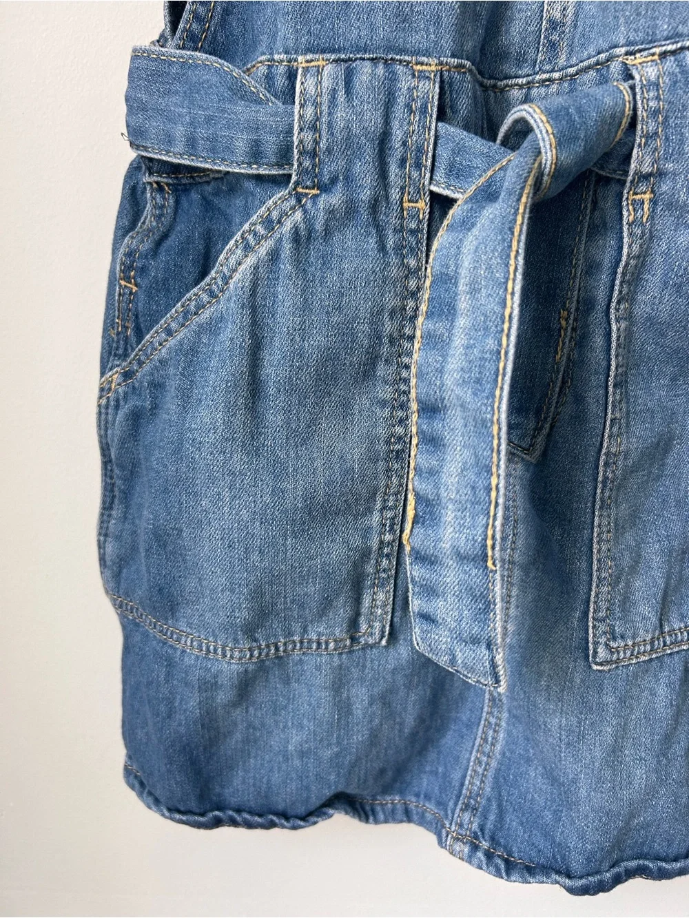 OshKosh B'gosh Little Girls Knit Denim skirt Belt Tie Front Girls Size 8/8A